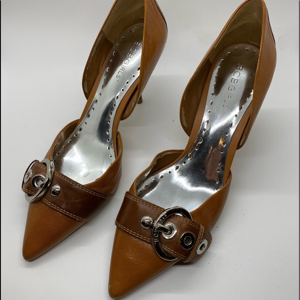BCBG Buckle Brown Kitten Heel 8